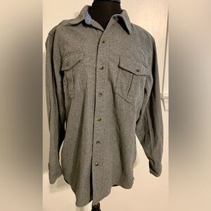 Button up shirt long sleeve gray men’s medium thick shirt warm